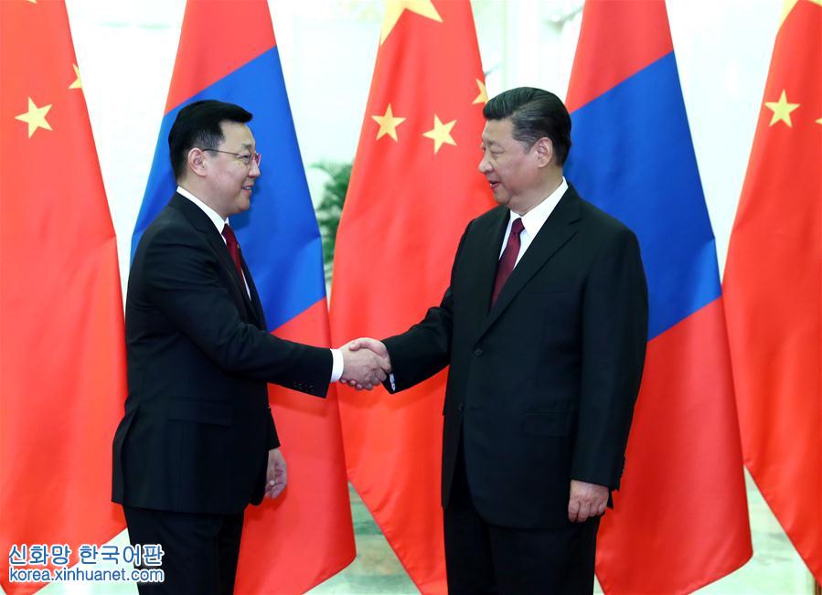 （一带一路·高峰论坛）习近平会见蒙古国总理额尔登巴特