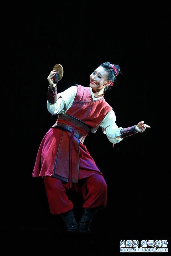 （新华网）（2）大型原创民族舞剧《花木兰》在国家大剧院首演
