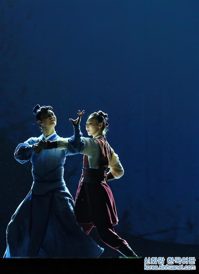（新华网）（3）大型原创民族舞剧《花木兰》在国家大剧院首演
