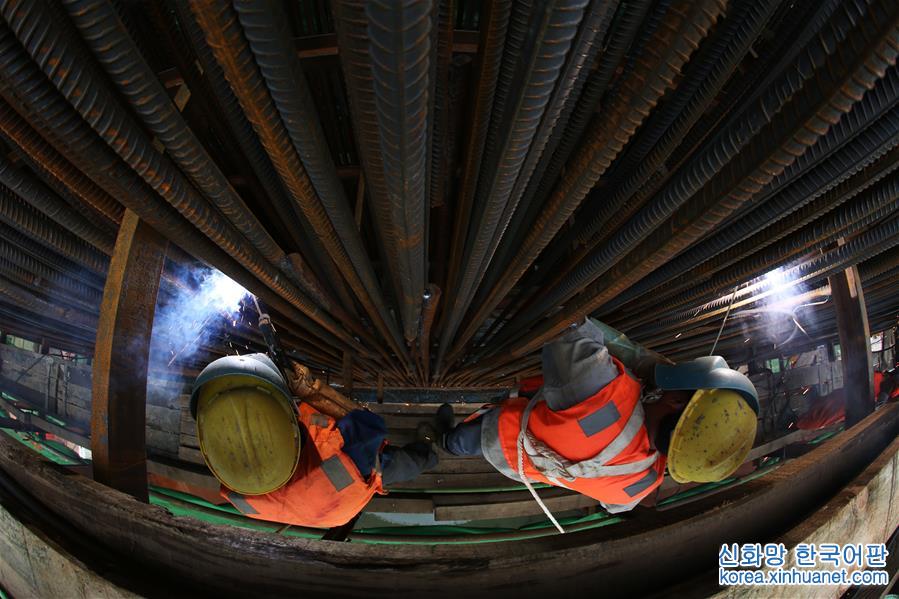 （经济）（7）蒙华铁路赣江特大桥线下工程基本完工