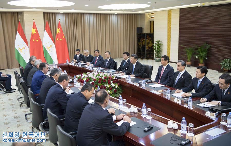 （XHDW）习近平会见塔吉克斯坦总统拉赫蒙