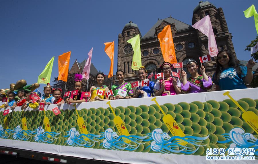 （XHDW）（1）多伦多举行龙舟节游行