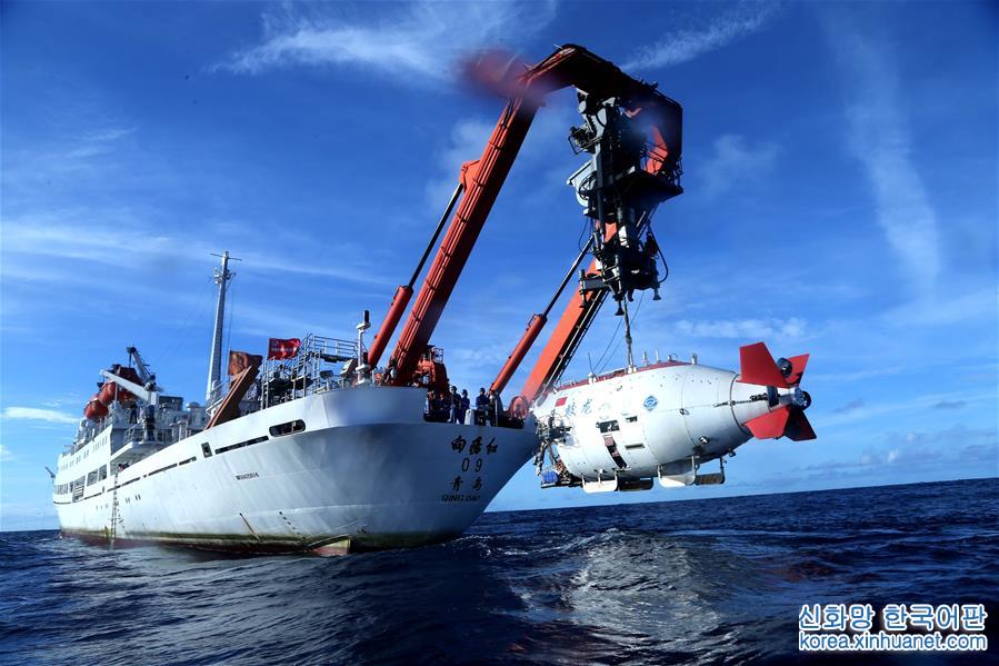 （“蛟龙”潜深渊·图文互动）（1）“蛟龙”号进行中国大洋38航次最后一潜