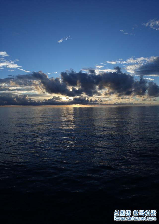 （新华视界）（4）“向九”船上的太平洋之晨