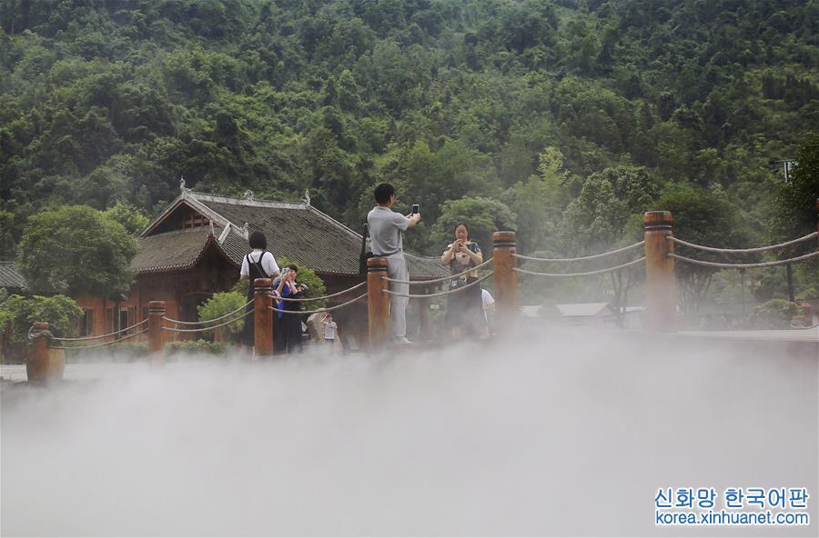 #（服务）（2）湖南张家界：景区喷雾送清凉
