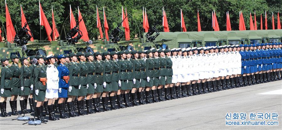 （香港回归二十周年·XHDW）（9）驻港部队接受检阅