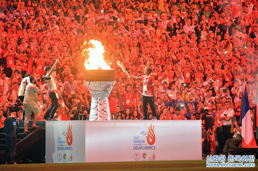 （体育）（1）第23届夏季听障奥运会在土耳其萨姆松开幕