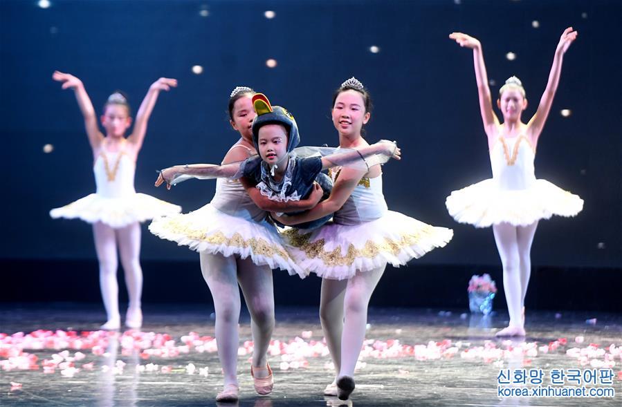 （文化）（4）全国琦琦芭蕾少儿舞蹈比赛（广西赛区）在南宁拉开帷幕