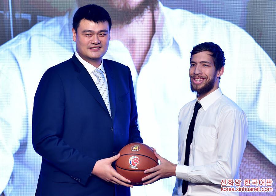 （体育）（5）篮球——2017CBA选秀大会在京举行