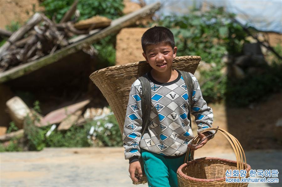 （社会）（6）鲁甸地震三周年：寻访灾区“大眼睛”男孩