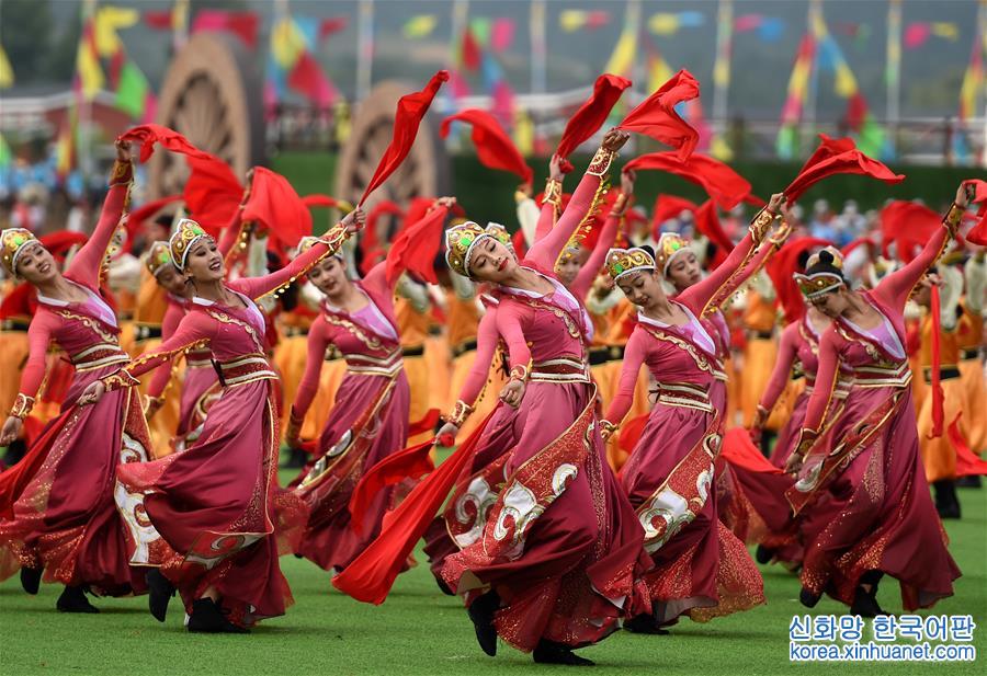 （XHDW）（7）内蒙古各族各界隆重庆祝自治区成立70周年