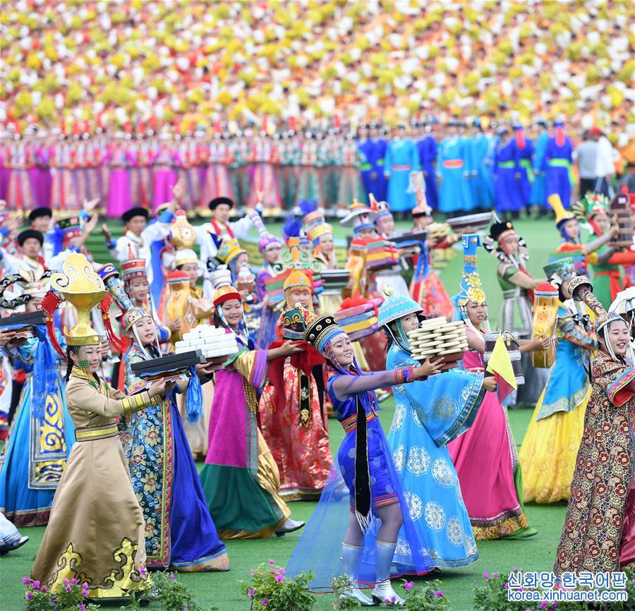 （XHDW）（10）内蒙古各族各界隆重庆祝自治区成立70周年