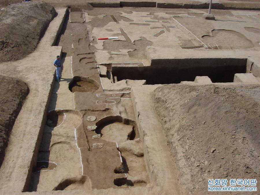 （新华全媒头条·二里头遗址·图文互动）（9）走进最早的“紫禁城”　发现“最早的中国”