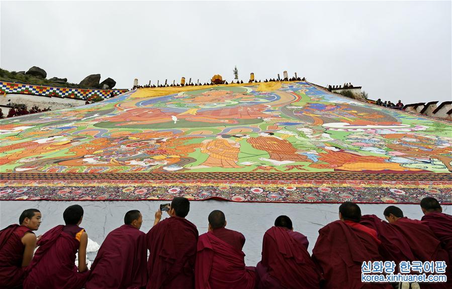 （XHDW）（4）西藏：哲蚌寺展佛 雪頓節開幕