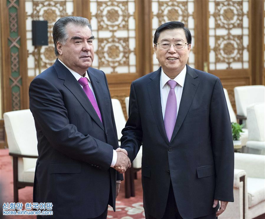 （时政）张德江会见塔吉克斯坦总统拉赫蒙 