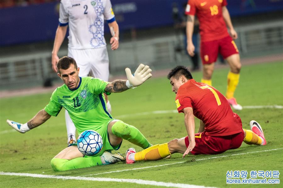 （体育）（32）足球——世预赛：中国胜乌兹别克斯坦