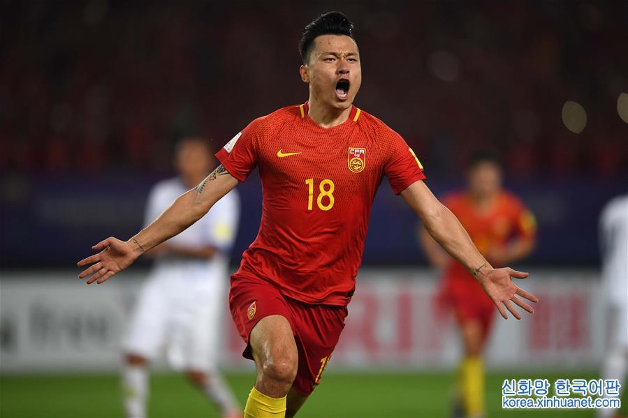 （体育）（6）足球——世预赛：中国胜乌兹别克斯坦