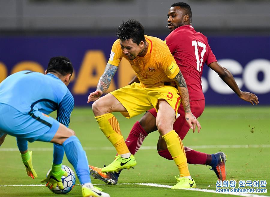 （体育）（11）足球——世预赛：中国胜卡塔尔 　　