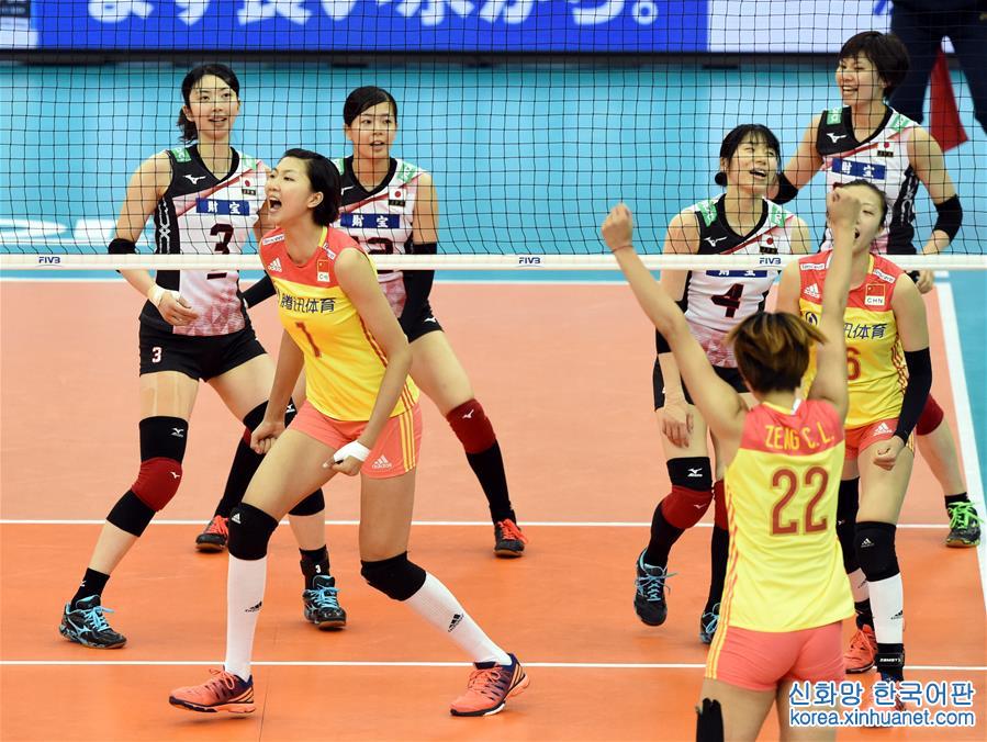 （体育）（15）排球——中国女排夺得大冠军杯赛冠军