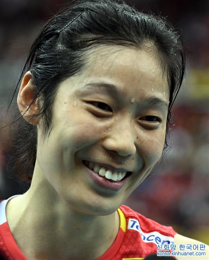 （体育）（16）排球——中国女排夺得大冠军杯赛冠军
