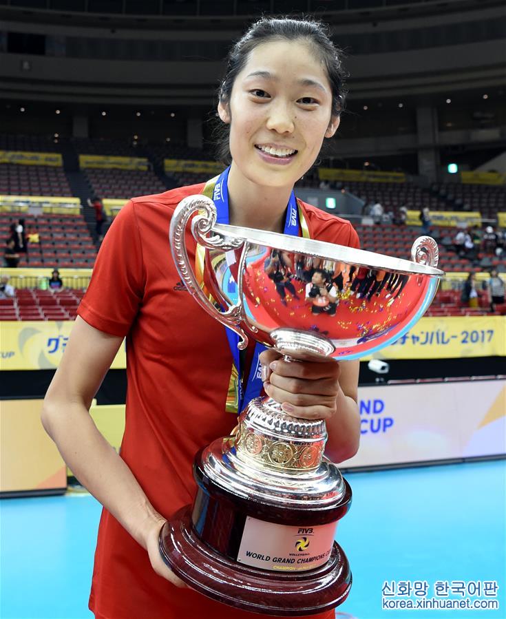 （体育）（6）排球——中国女排夺得大冠军杯赛冠军