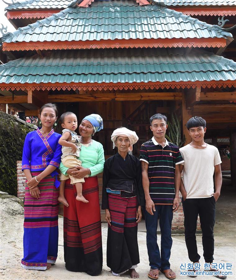 （砥砺奋进的五年）（3）云南勐海：曼纳山寨布朗族群众的新生活