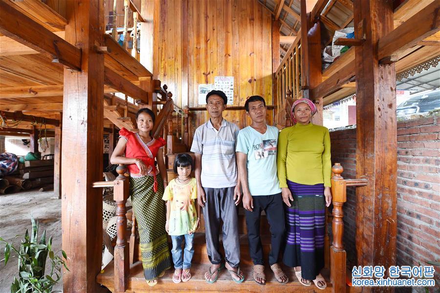 （砥砺奋进的五年）（5）云南勐海：曼纳山寨布朗族群众的新生活