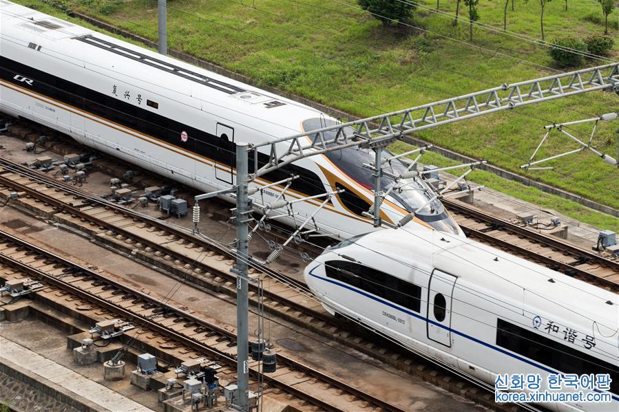 （新華全媒頭條·圖文互動）（11）350公里！“復興號”開啟中國高鐵新時速