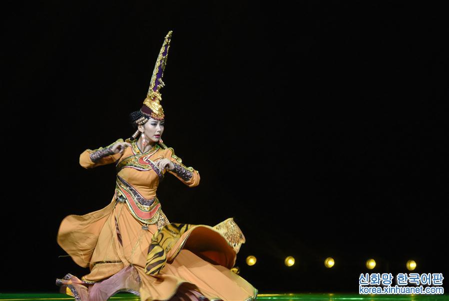 #（文化）（2）国际蒙古舞蹈艺术展演在呼和浩特举行