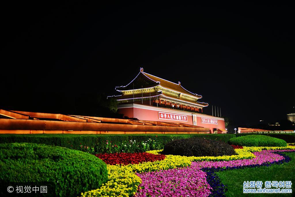 ***_***2017年9月27日晚，北京天安门城楼装饰一新，喜迎即将到来的国庆节。
