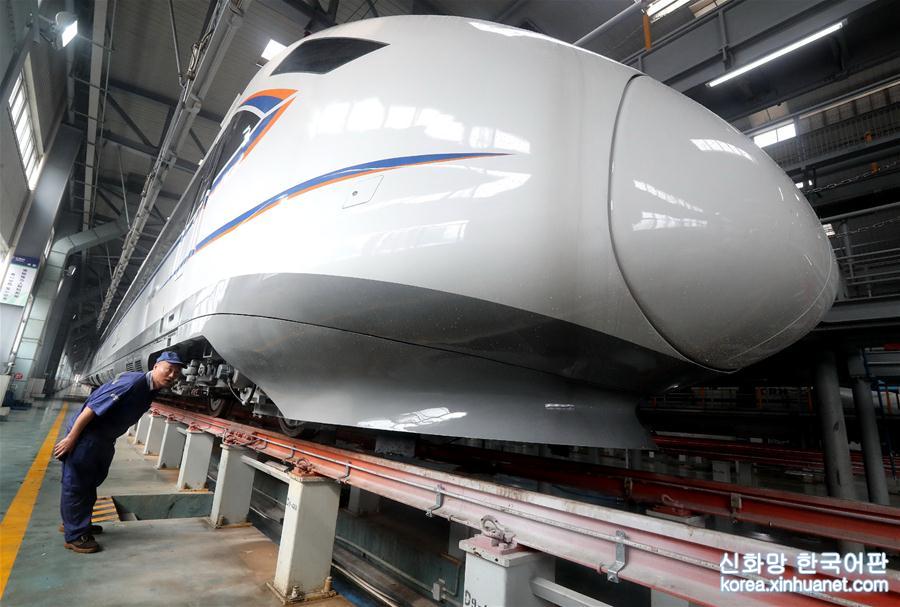 （社会）（2）国内首条“通勤铁路”将启用新型动车