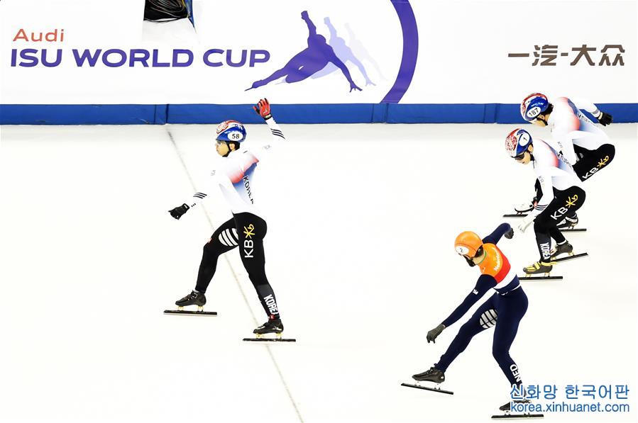 （体育）（1）短道速滑——世界杯上海站：韩国选手黄大恒获男子1500米冠军