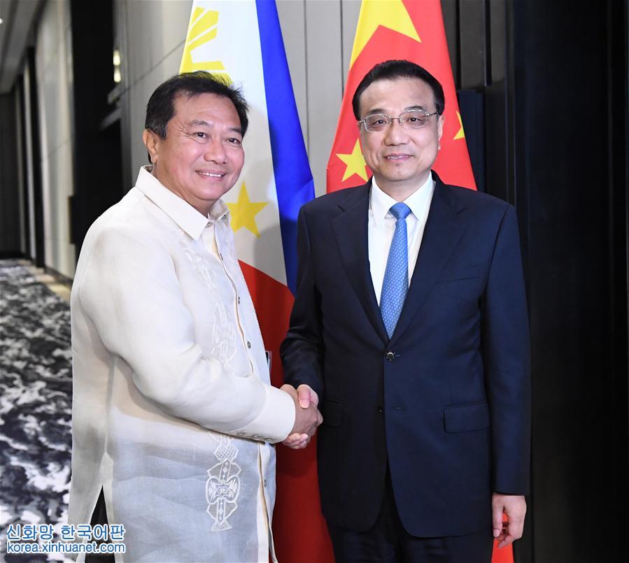 （时政）李克强会见菲律宾众议长阿尔瓦雷斯 