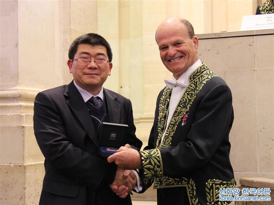（国际）（1）两名中国科学家获颁法国科学院年度大奖