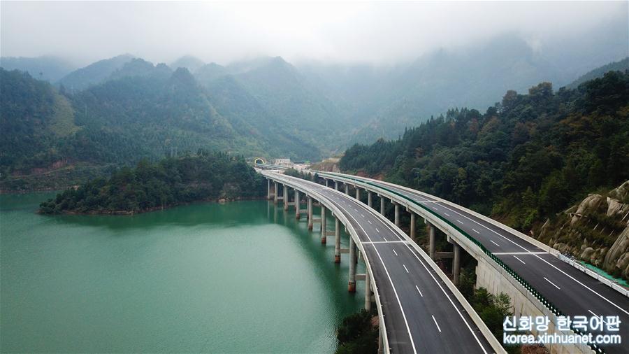 #（经济）（2）梧柳高速将于年底通车