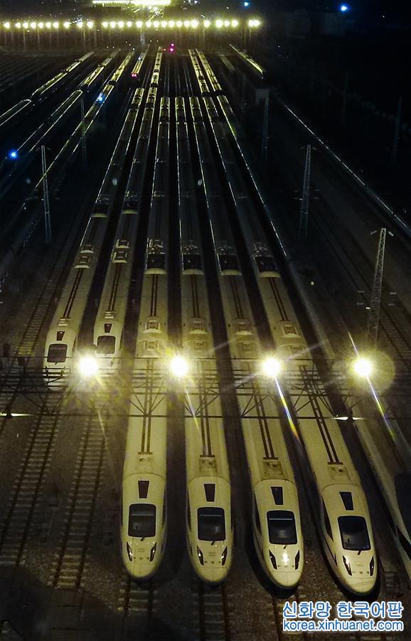 （新华视界）（3）西成高铁将于12月6日全线开通运营