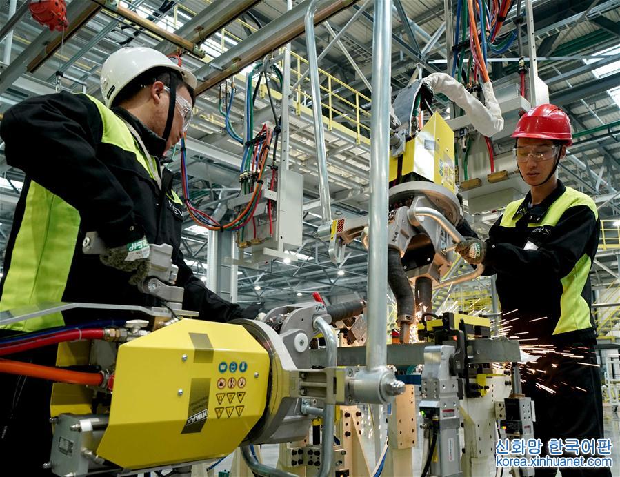 （经济）（5）国能新能源汽车生产启动仪式在天津举行