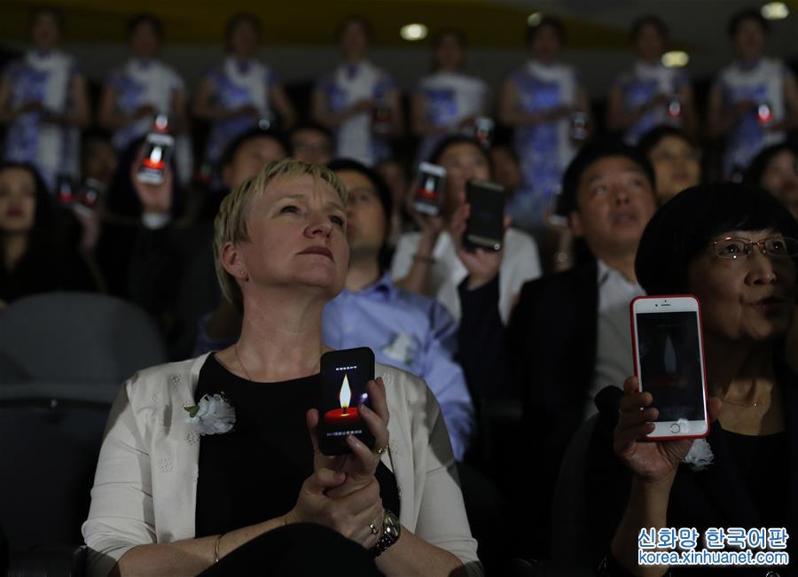 （国际）（5）海外人士举行活动纪念南京大屠杀80周年暨死难者国家公祭日