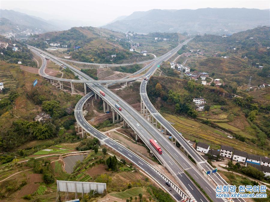 （经济）（3）万利高速公路重庆段建设进入尾声 年内实现通车