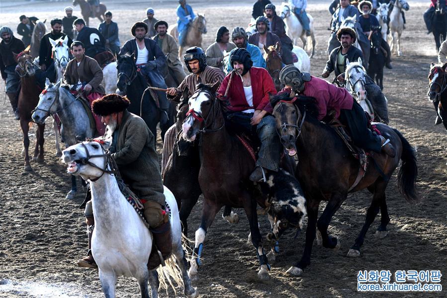 （國際）（2）阿富汗首都舉行“馬背叼羊”大賽