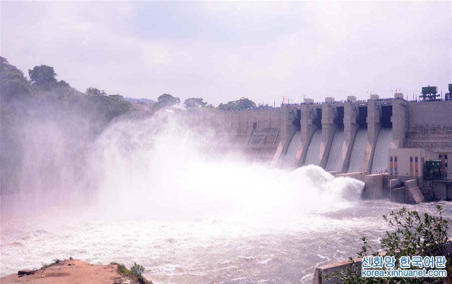 （国际）（1）中企承建斯里兰卡最大水库项目举行竣工移交仪式