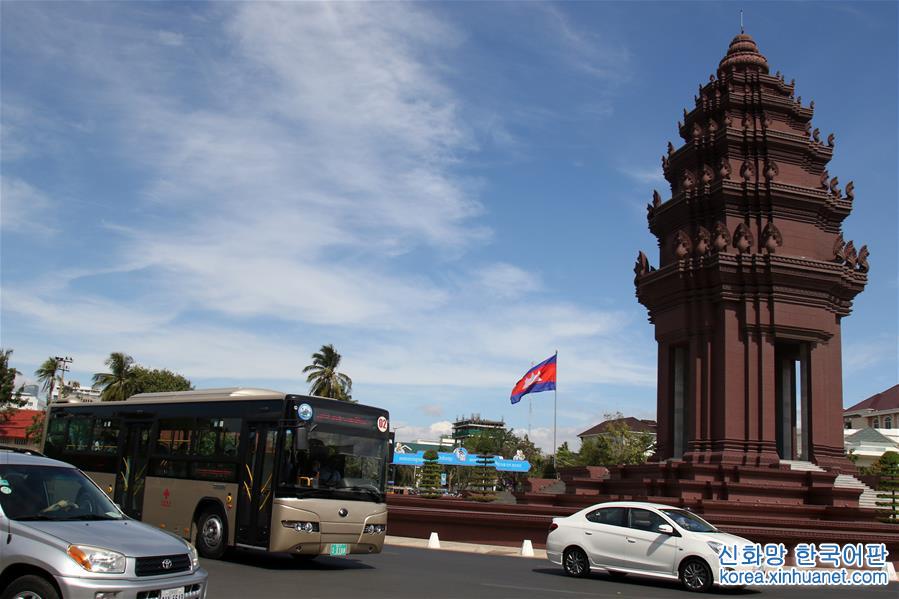 （国际·图文互动）（2）通讯：宇通客车让柬埔寨百姓爱上“中国制造”