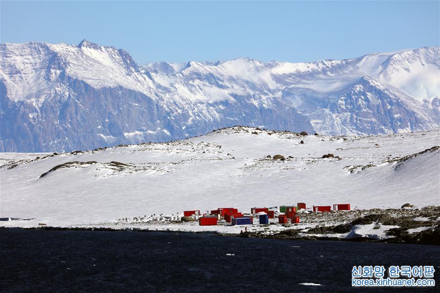 （圖文互動）（5）中國南極新建站大型工程裝備運上恩克斯堡島