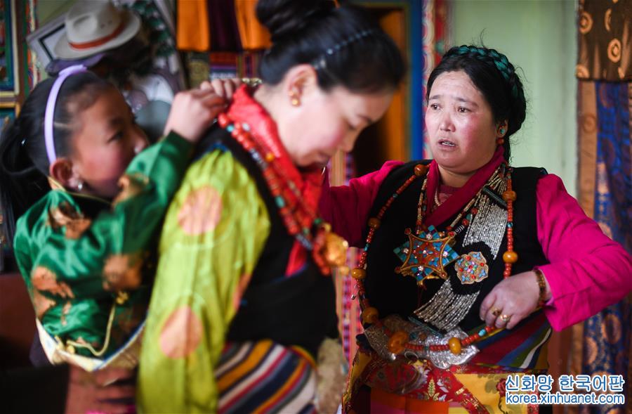 （社会）（6）西藏日喀则：载歌载舞迎新年