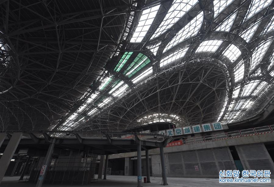 （社会）（6）北京新机场航站楼已实现功能性封顶封围
