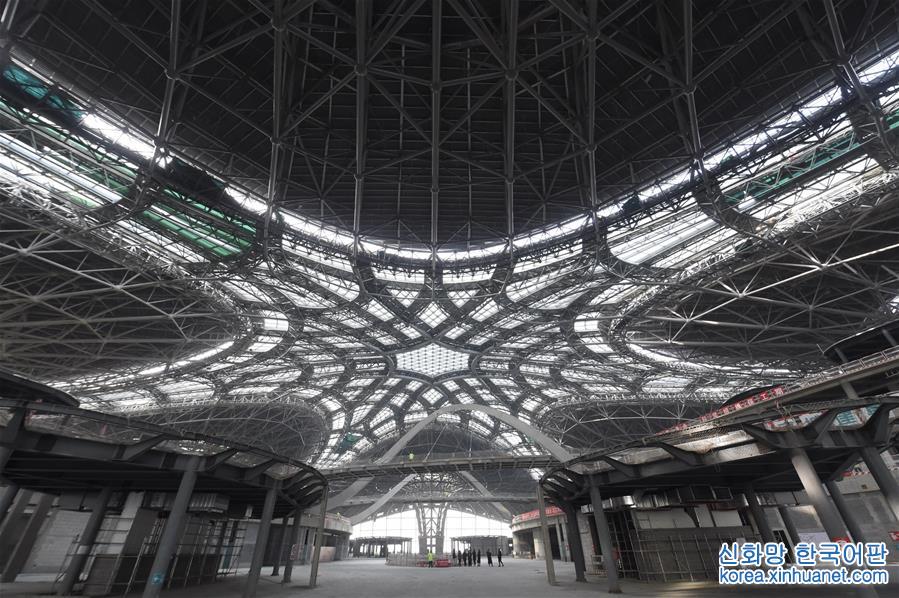 （社会）（5）北京新机场航站楼已实现功能性封顶封围