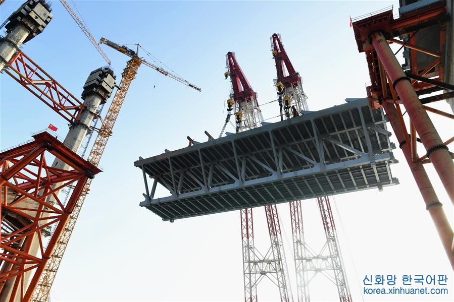 （新时代新气象新作为）（10）平潭海峡公铁两用大桥首跨3400吨钢桁梁成功架设