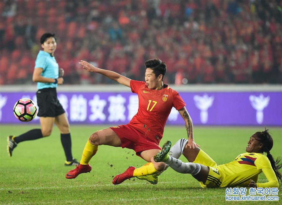 （体育）（9）足球——国际女足锦标赛：中国队夺冠