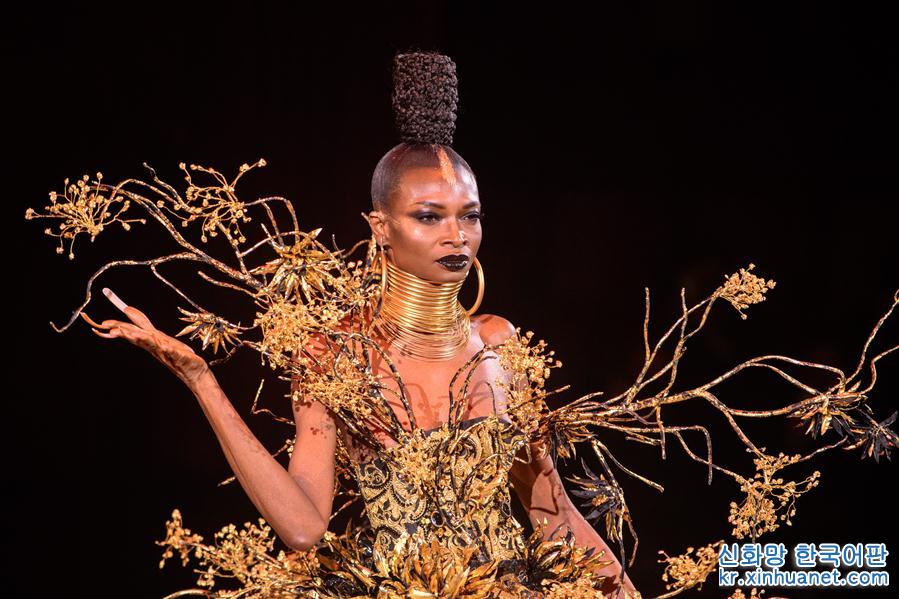 （国际）（5）巴黎时装周：中国设计师郭培发布春夏高级定制新品
