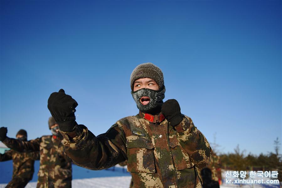 #（社会）（1）坚守在严冬——黑龙江塔河边防官兵极寒天气训练忙